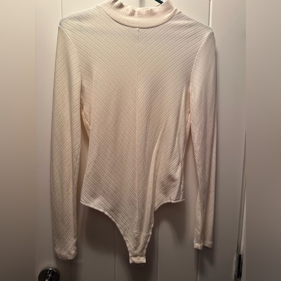 Knix mock neck bodysuit - Picture 3 of 3